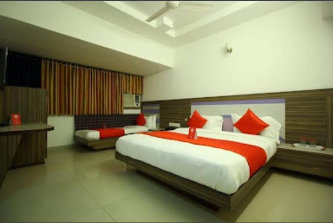 Hotel Royal Stay Ahmedabad Exterior photo